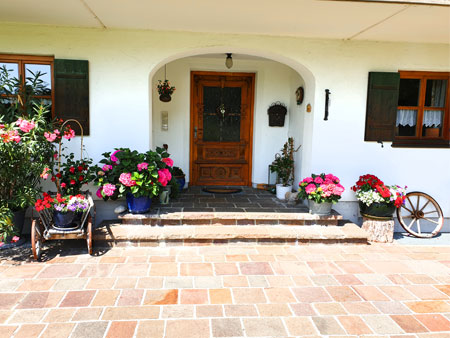 Eingang Bauernhof Ferienwohnung Schafferbauer Bad reichenhall